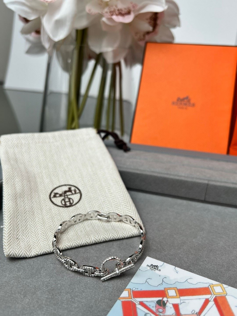 H**me5 bracelets